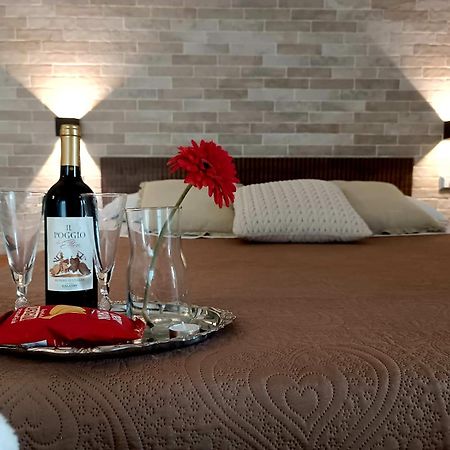 Casa Rosamari - Su Lago Di Posta Fibreno, Appartamento Con Camino Екстериор снимка