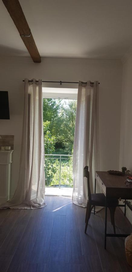 Casa Rosamari - Su Lago Di Posta Fibreno, Appartamento Con Camino Екстериор снимка